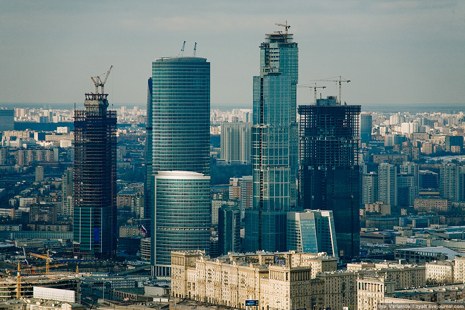 Недостроенные здания в Москве