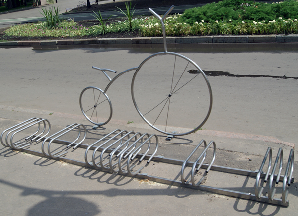 Велосипедная стоянк в Парке Горького