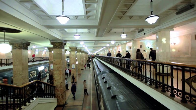 когда начинает работать метро в Москве