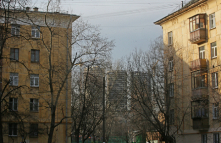 Москва. Жилые пятиэтажные дома в районе Академический. 