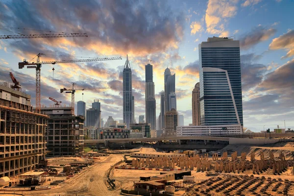 Грандиозное сооружение в Дубае, Объединенные Арабские Эмираты — стоковое фото