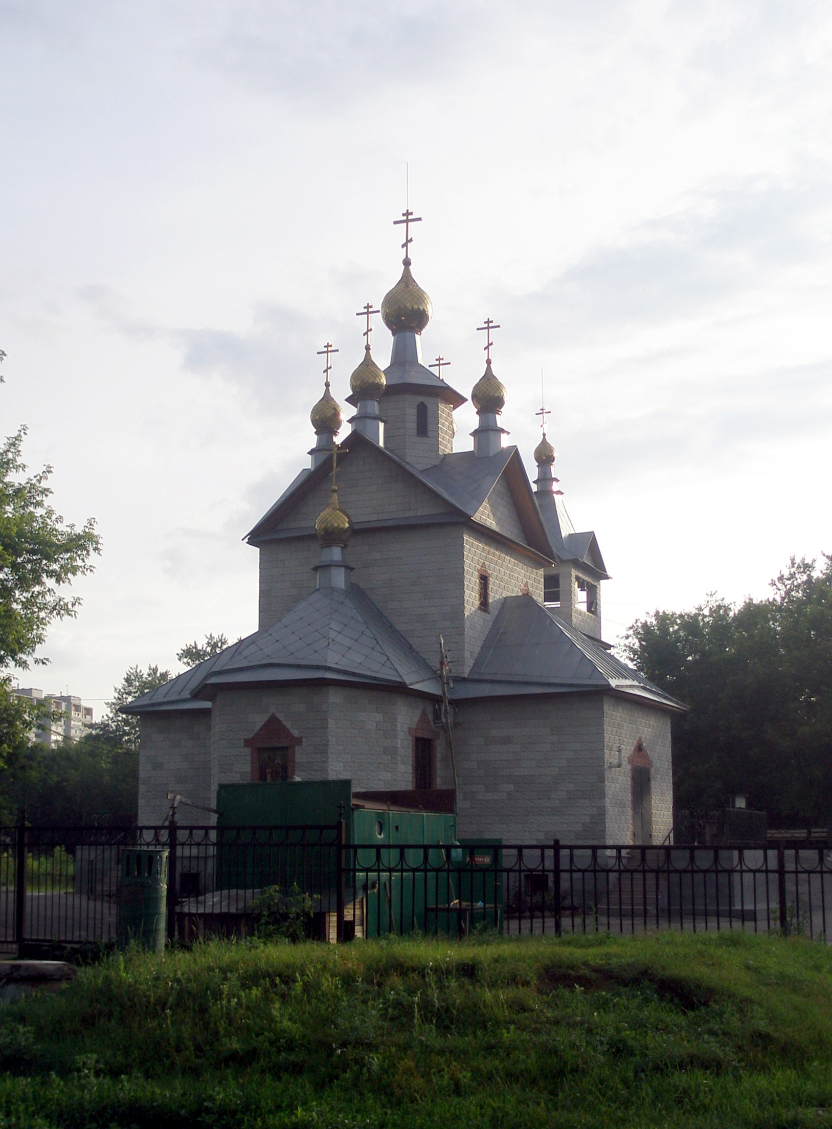 Church of Saint Tikhon of Moscow in Lyublino 04.jpg